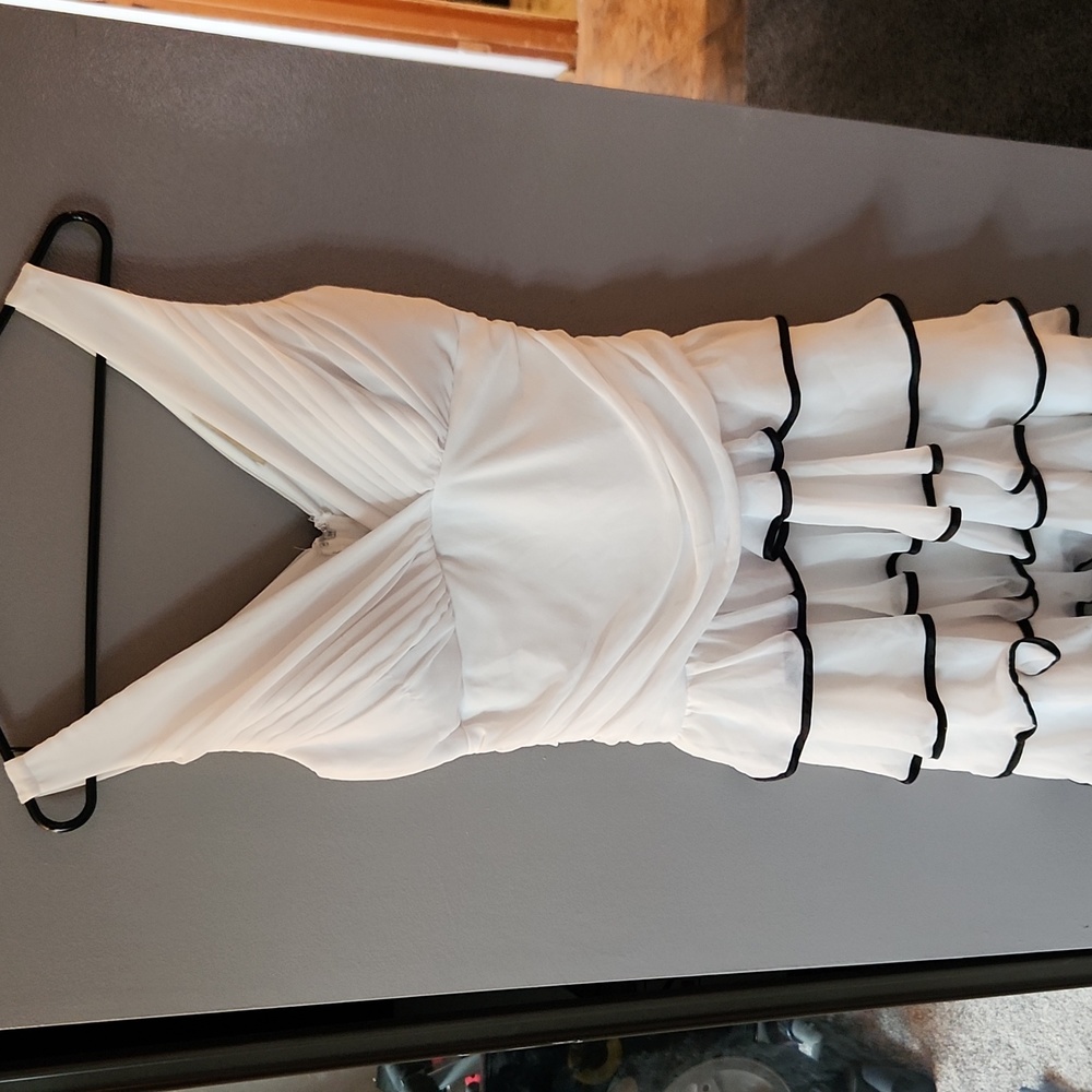 Forever 21 V Neck Midi Dress